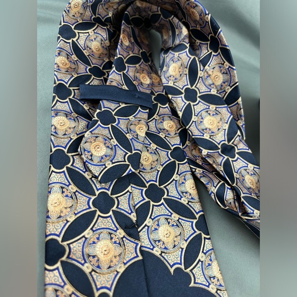 Vintage Gianfranco Ferre 100% Silk Tie. Made in Italy. - Picture 4 of 4